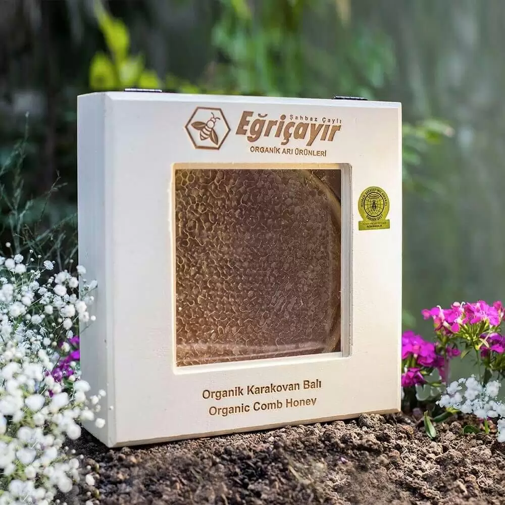 Natural-Comb-Honey-Wooden-Box-1100G.jpg Natural Comb Honey, Wooden Box, 1100G - Image 1